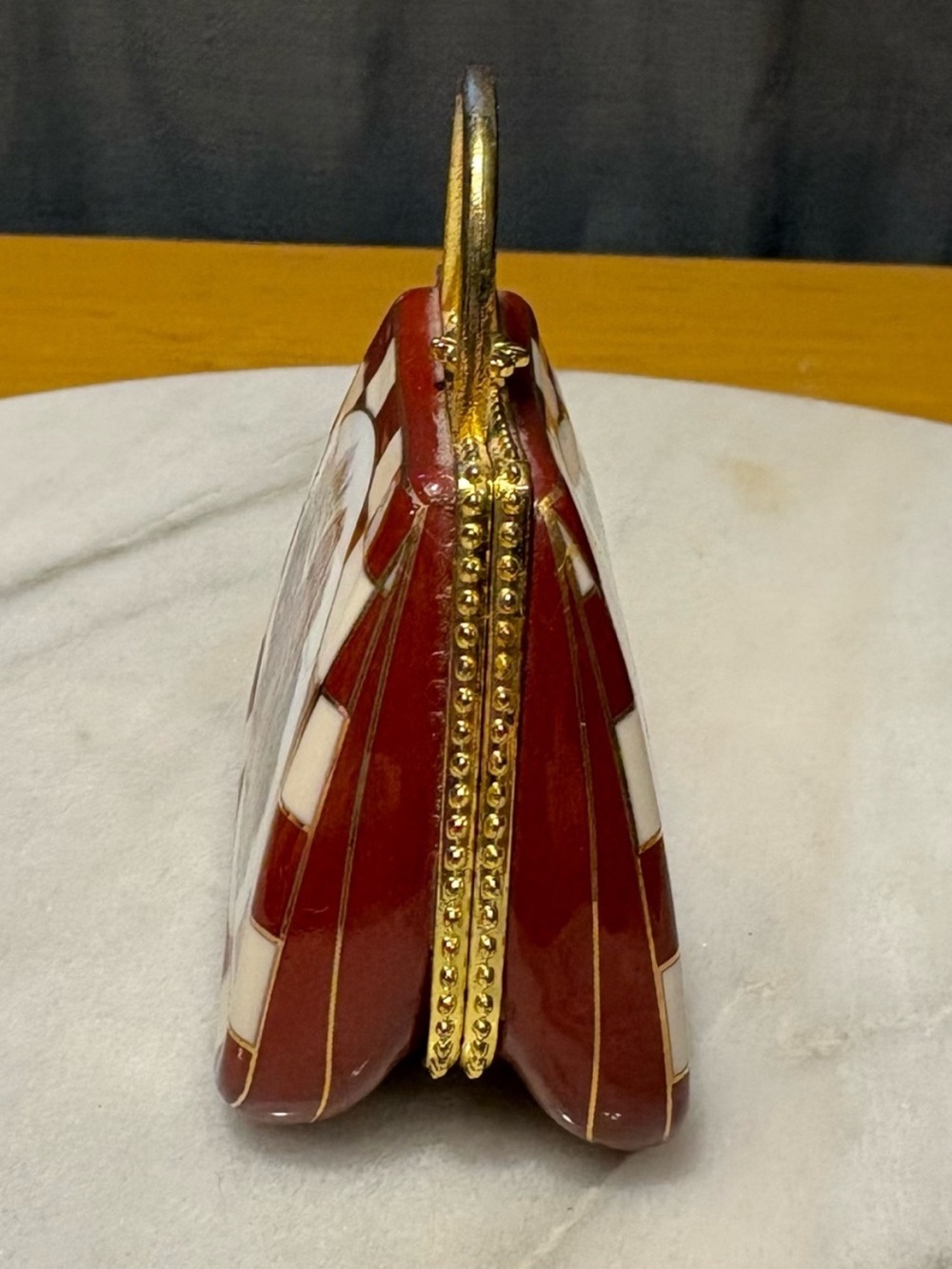Vintage "My Treasure" Porcelain Purse Trinket Box –24K Gold Trim Victorian Scene - Picture 3 of 10
